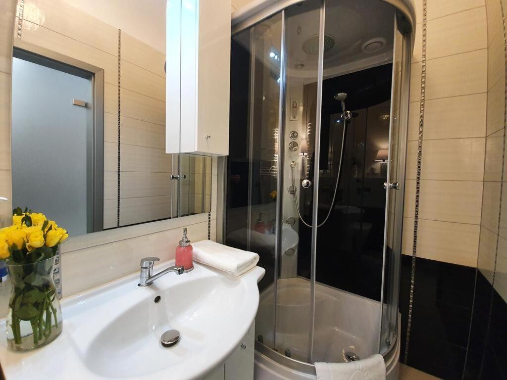 Dwie Sosny Apartamenty Przy Plazy - Sauna, Jacuzzi, Silownia, Bawialnia - 365Pam 尤斯托尼莫斯基 外观 照片