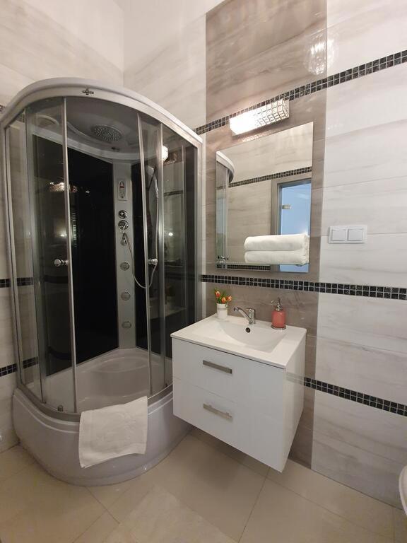 Dwie Sosny Apartamenty Przy Plazy - Sauna, Jacuzzi, Silownia, Bawialnia - 365Pam 尤斯托尼莫斯基 外观 照片